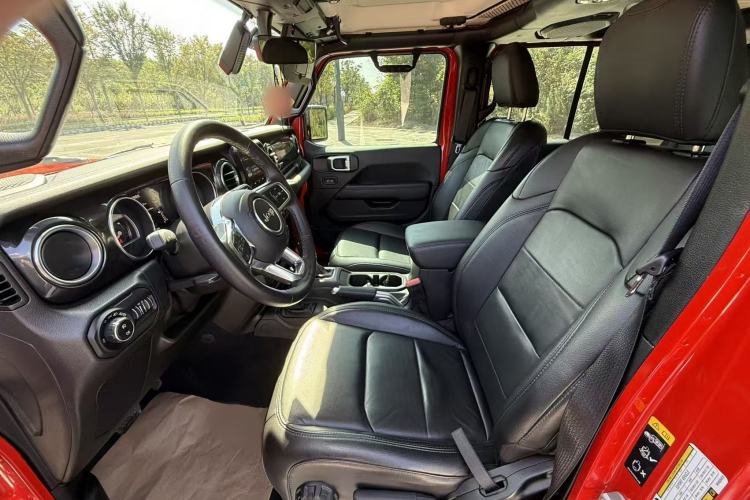 Used Jeep Wrangler 2022 2.0T High Altitude Four-Door Edition Interior 6