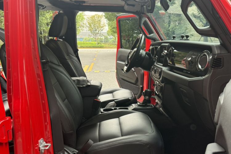 Used Jeep Wrangler 2022 2.0T High Altitude Four-Door Edition Interior 7