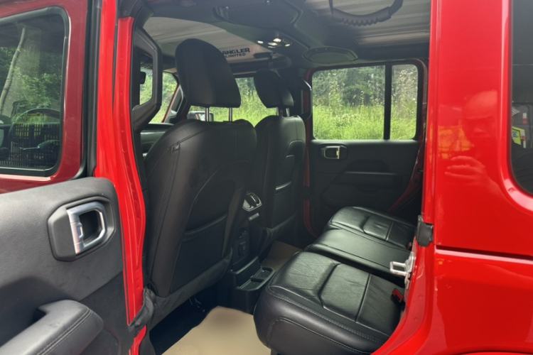Used Jeep Wrangler 2022 2.0T High Altitude Four-Door Edition Interior 7
