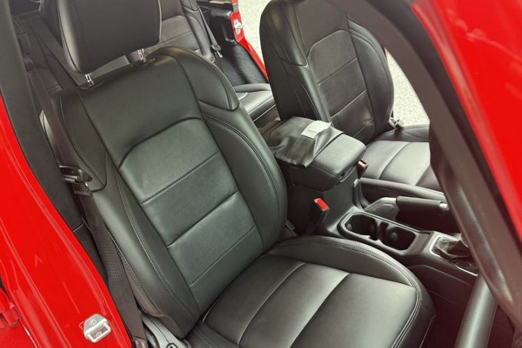 Used Jeep Wrangler 2022 2.0T High Altitude Four-Door Edition Interior 8