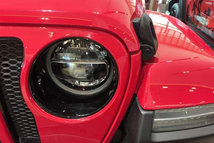 Used Jeep Wrangler 2022 2.0T High Altitude Four-Door Edition Left Front Headlight
