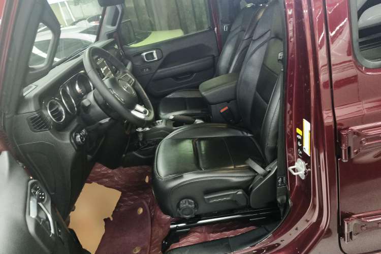 Used Jeep Wrangler 2022 2.0T High Altitude Four-Door Edition Left Front Seat
