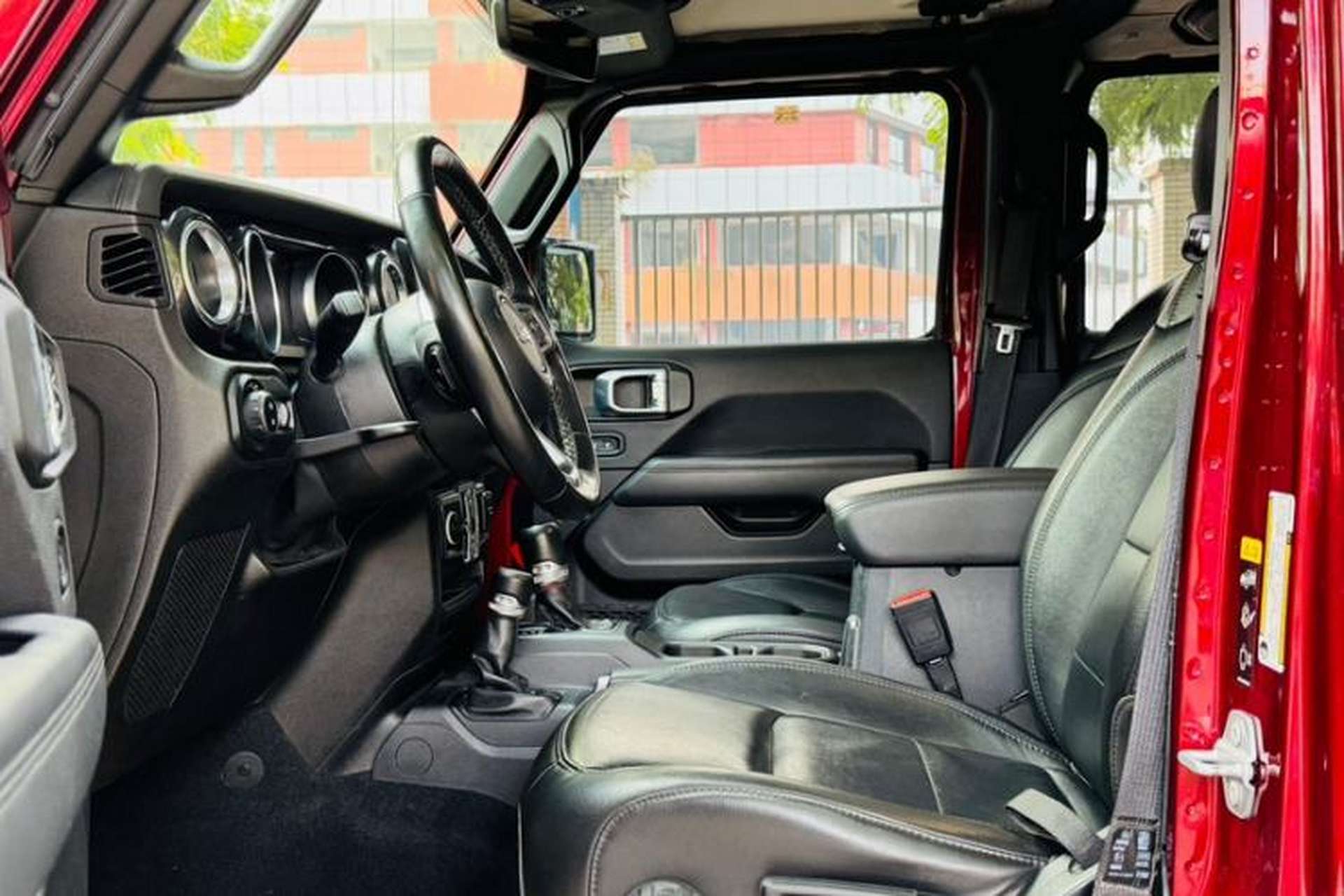 Used Jeep Wrangler 2022 2.0T High Altitude Four-Door Edition Left Front Seat