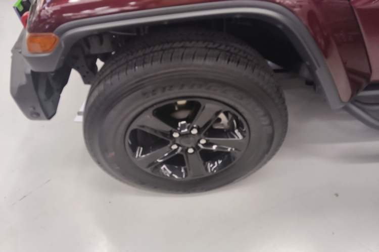 Used Jeep Wrangler 2022 2.0T High Altitude Four-Door Edition Left Front Wheel Hub