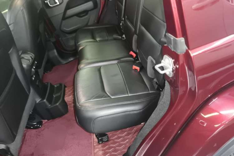 Used Jeep Wrangler 2022 2.0T High Altitude Four-Door Edition Left Rear Seat