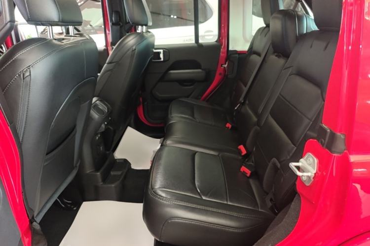 Used Jeep Wrangler 2022 2.0T High Altitude Four-Door Edition Left Rear Seat