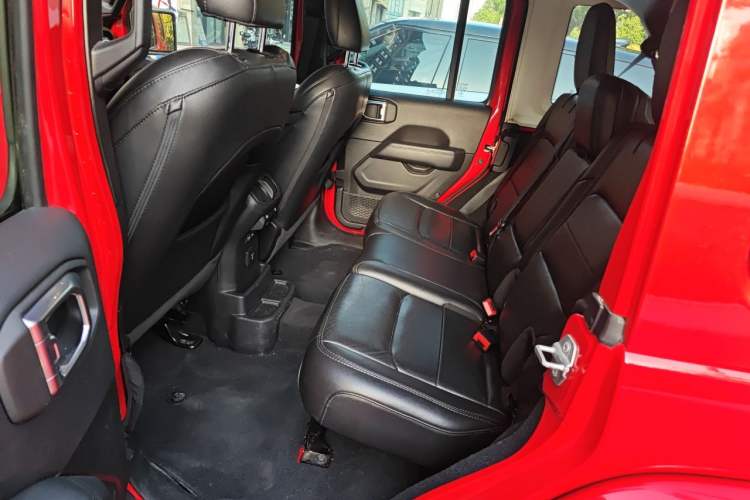 Used Jeep Wrangler 2022 2.0T High Altitude Four-Door Edition Left Rear Seat