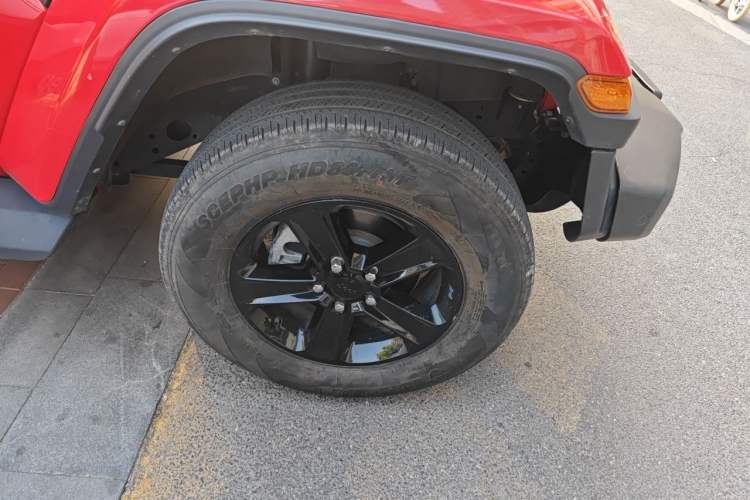 Used Jeep Wrangler 2022 2.0T High Altitude Four-Door Edition Right Front Wheel Hub