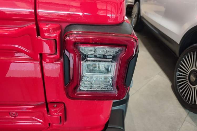 Used Jeep Wrangler 2022 2.0T High Altitude Four-Door Edition Right Rear Taillight