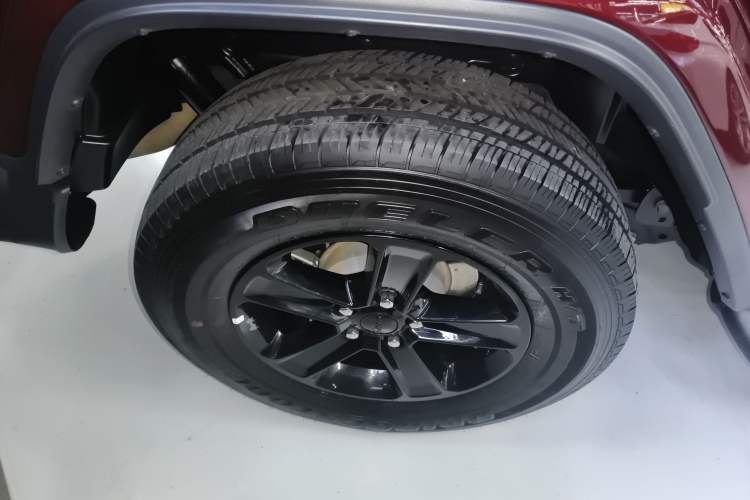 Used Jeep Wrangler 2022 2.0T High Altitude Four-Door Edition Right Rear Wheel Hub