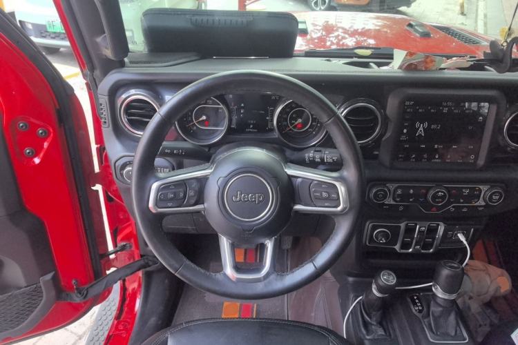 Used Jeep Wrangler 2022 2.0T High Altitude Four-Door Edition Steering Wheel