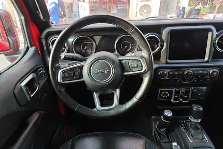 Used Jeep Wrangler 2022 2.0T High Altitude Four-Door Edition Steering Wheel