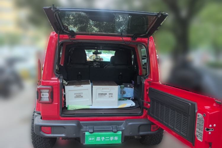 Used Jeep Wrangler 2022 2.0T High Altitude Four-Door Edition Trunk