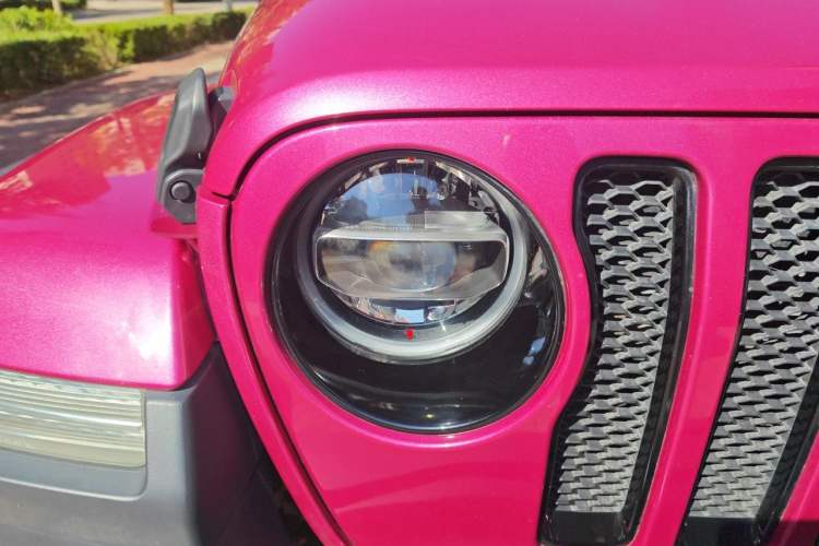 Used Jeep Wrangler 2022 2.0T High Altitude Bahamas Sand Pink Special Edition Right Front Headlight