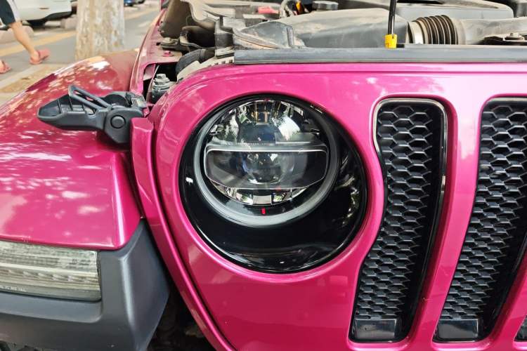Used Jeep Wrangler 2022 2.0T High Altitude Bahamas Sand Pink Special Edition Right Front Headlight