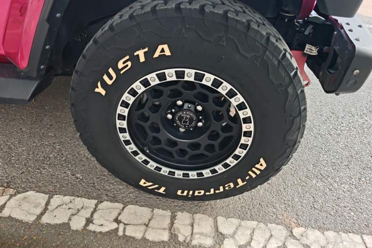 Used Jeep Wrangler 2022 2.0T High Altitude Bahamas Sand Pink Special Edition Right Front Wheel Hub