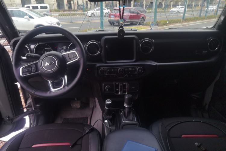 Used Jeep Wrangler 2022 2.0T High Altitude Four-Door Edition Center Console