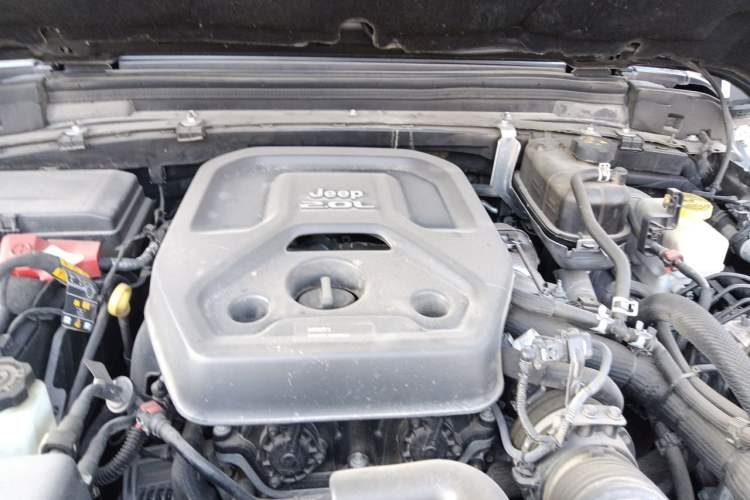 Used Jeep Wrangler 2022 2.0T High Altitude Four-Door Edition Engine Bay