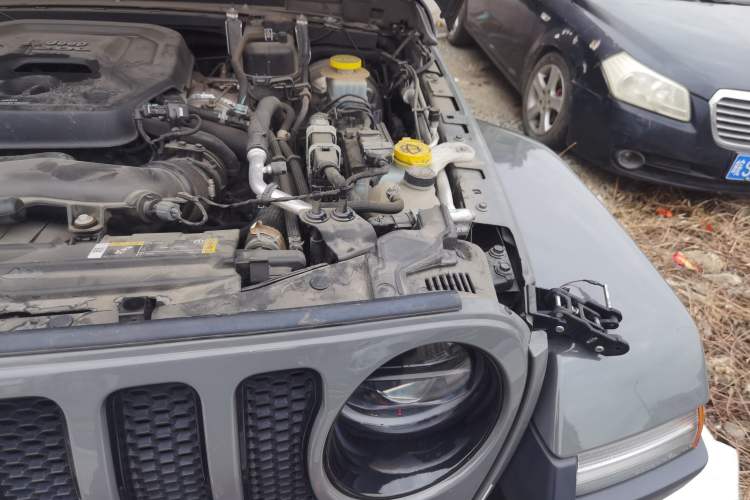 Used Jeep Wrangler 2022 2.0T High Altitude Four-Door Edition Engine Bay Left