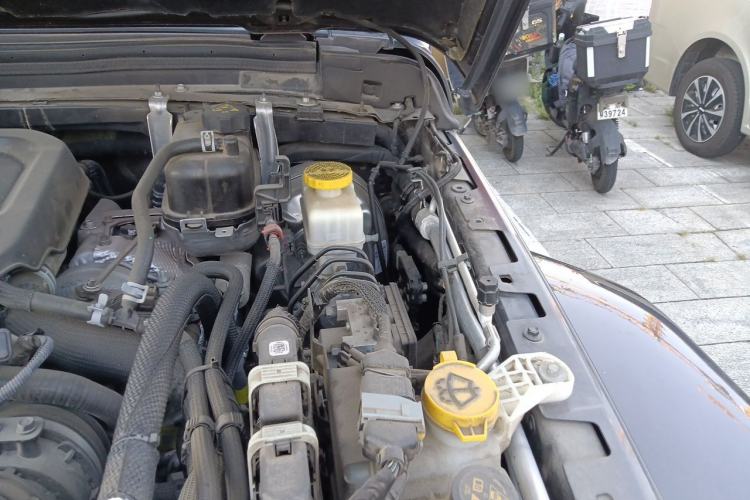 Used Jeep Wrangler 2022 2.0T High Altitude Four-Door Edition Engine Bay Left