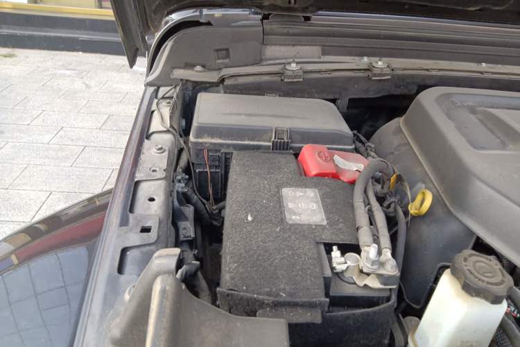 Used Jeep Wrangler 2022 2.0T High Altitude Four-Door Edition Engine Bay Right