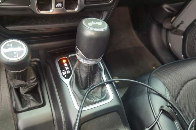 Used Jeep Wrangler 2022 2.0T High Altitude Four-Door Edition Gear Lever