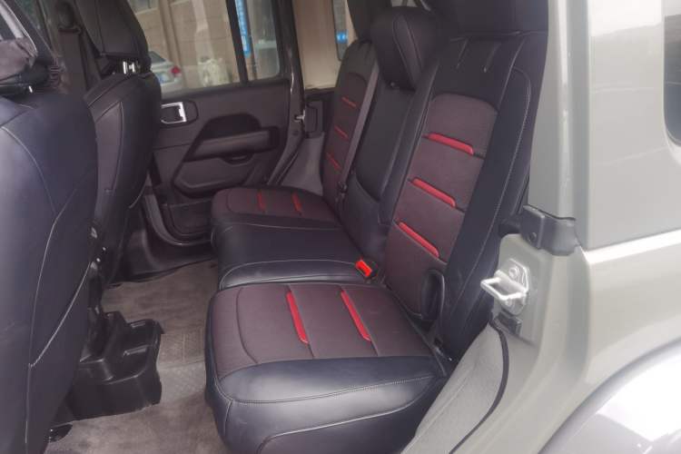 Used Jeep Wrangler 2022 2.0T High Altitude Four-Door Edition Left Rear Seat
