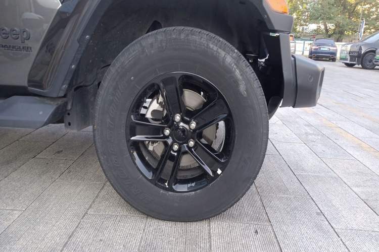 Used Jeep Wrangler 2022 2.0T High Altitude Four-Door Edition Right Front Wheel Hub