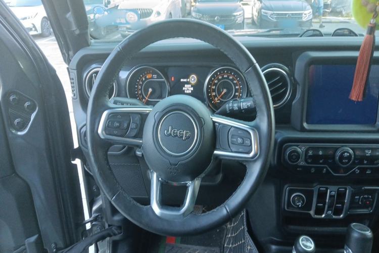 Used Jeep Wrangler 2022 2.0T High Altitude Four-Door Edition Steering Wheel