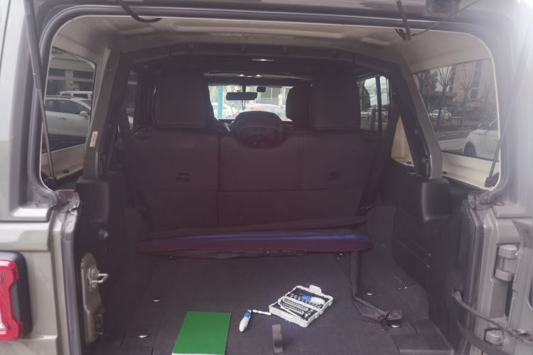 Used Jeep Wrangler 2022 2.0T High Altitude Four-Door Edition Trunk