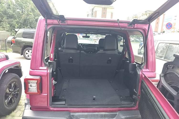 Used Jeep Wrangler 2022 2.0T High Altitude Bahamas Sand Pink Special Edition Trunk