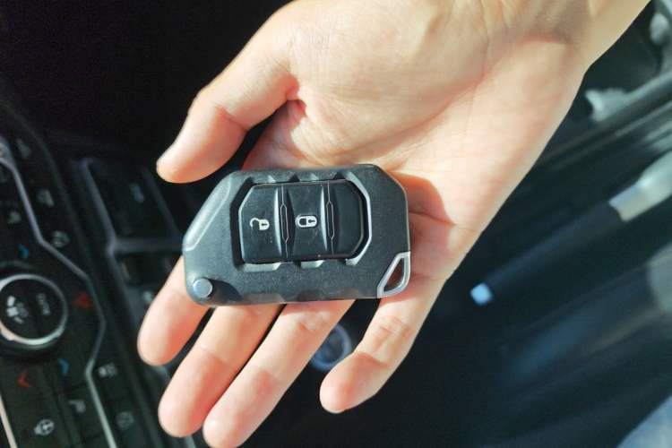 Used Jeep Wrangler 2022 2.0T High Altitude Bahamas Sand Pink Special Edition Vehicle Key