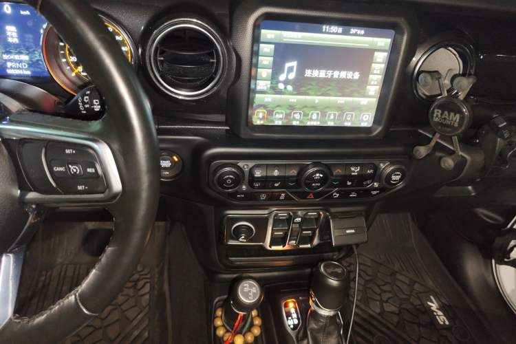 Used Jeep Wrangler 2022 2.0T High Altitude Four-Door Edition Audio And AC Panel