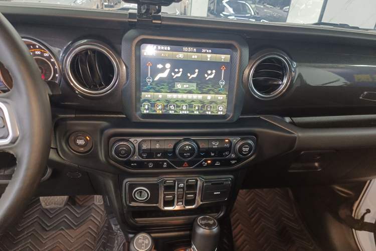 Used Jeep Wrangler 2022 2.0T High Altitude Four-Door Edition Audio And AC Panel