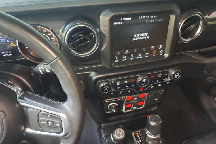 Used Jeep Wrangler 2022 2.0T High Altitude Four-Door Edition Audio And AC Panel