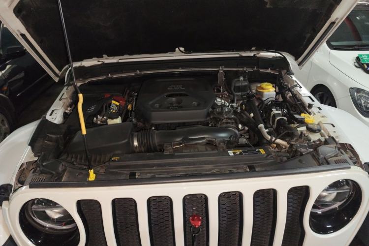 Used Jeep Wrangler 2022 2.0T High Altitude Four-Door Edition Engine Bay