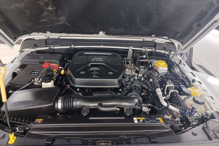 Used Jeep Wrangler 2022 2.0T High Altitude Four-Door Edition Engine Bay