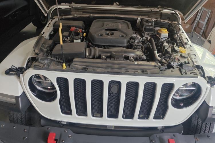 Used Jeep Wrangler 2022 2.0T High Altitude Four-Door Edition Engine Bay