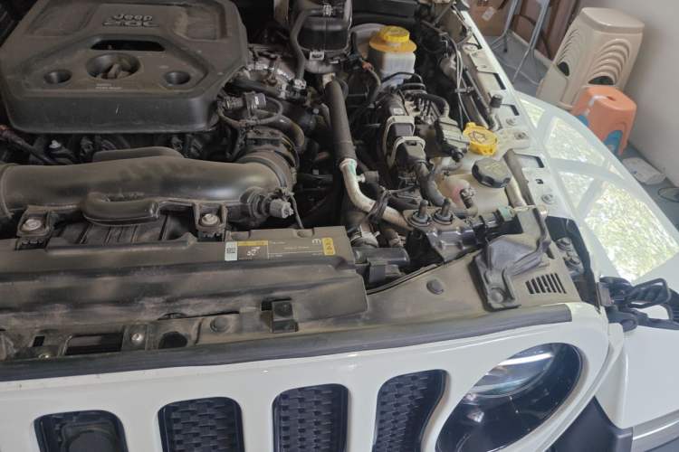 Used Jeep Wrangler 2022 2.0T High Altitude Four-Door Edition Engine Bay Left