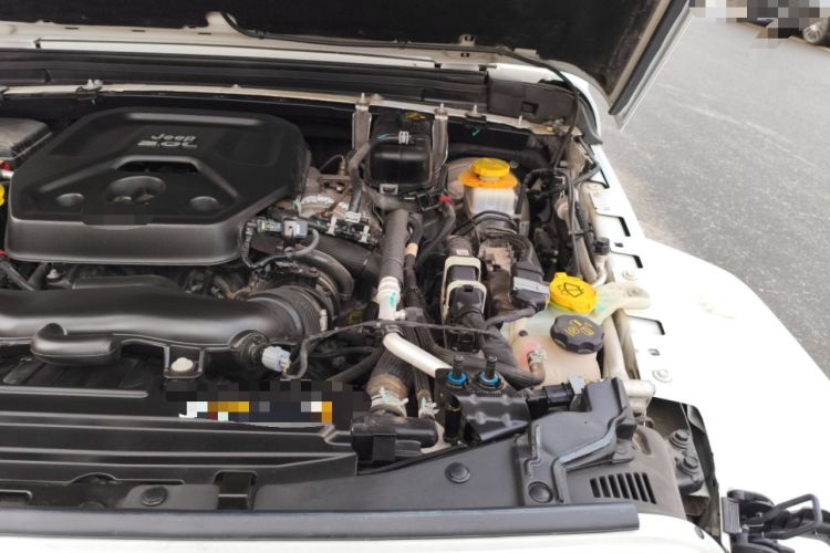 Used Jeep Wrangler 2022 2.0T High Altitude Four-Door Edition Engine Bay Left