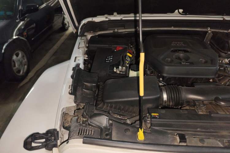 Used Jeep Wrangler 2022 2.0T High Altitude Four-Door Edition Engine Bay Right
