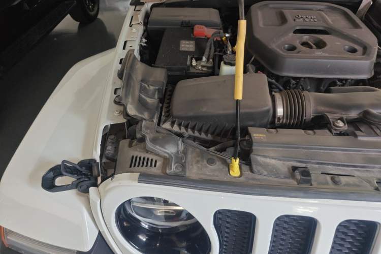 Used Jeep Wrangler 2022 2.0T High Altitude Four-Door Edition Engine Bay Right