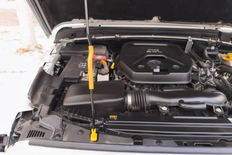 Used Jeep Wrangler 2022 2.0T High Altitude Four-Door Edition Engine Bay Right