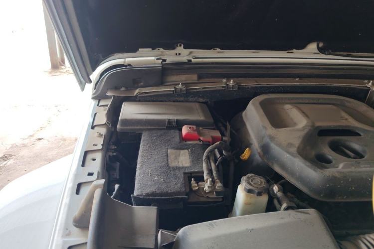 Used Jeep Wrangler 2022 2.0T High Altitude Four-Door Edition Engine Bay Right
