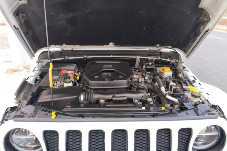 Used Jeep Wrangler 2022 2.0T High Altitude Four-Door Edition Engine Bay