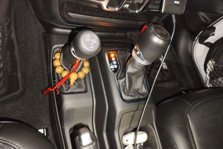 Used Jeep Wrangler 2022 2.0T High Altitude Four-Door Edition Gear Lever