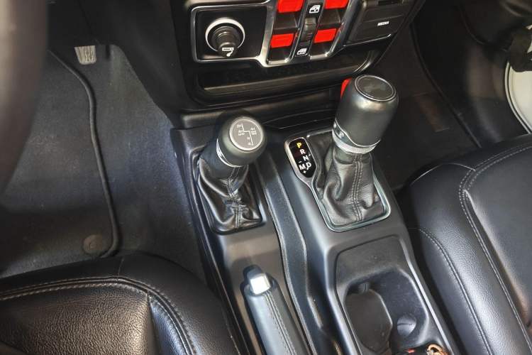 Used Jeep Wrangler 2022 2.0T High Altitude Four-Door Edition Gear Lever
