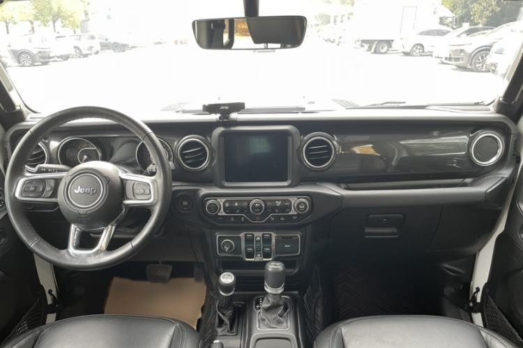 Used Jeep Wrangler 2022 2.0T High Altitude Four-Door Edition Interior 3