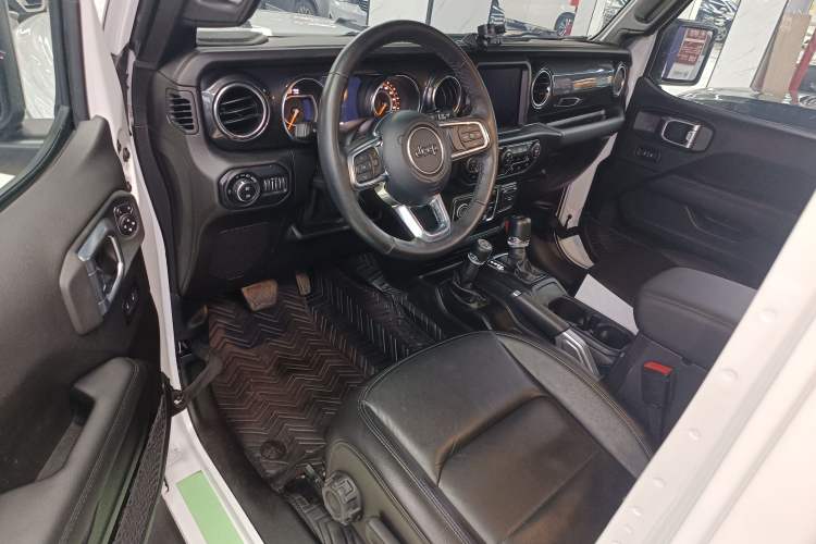 Used Jeep Wrangler 2022 2.0T High Altitude Four-Door Edition Interior 3