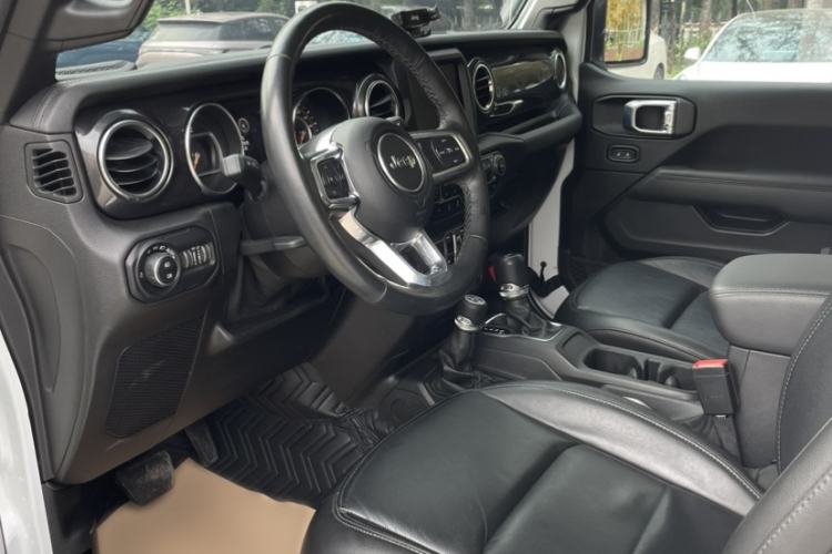 Used Jeep Wrangler 2022 2.0T High Altitude Four-Door Edition Interior 4